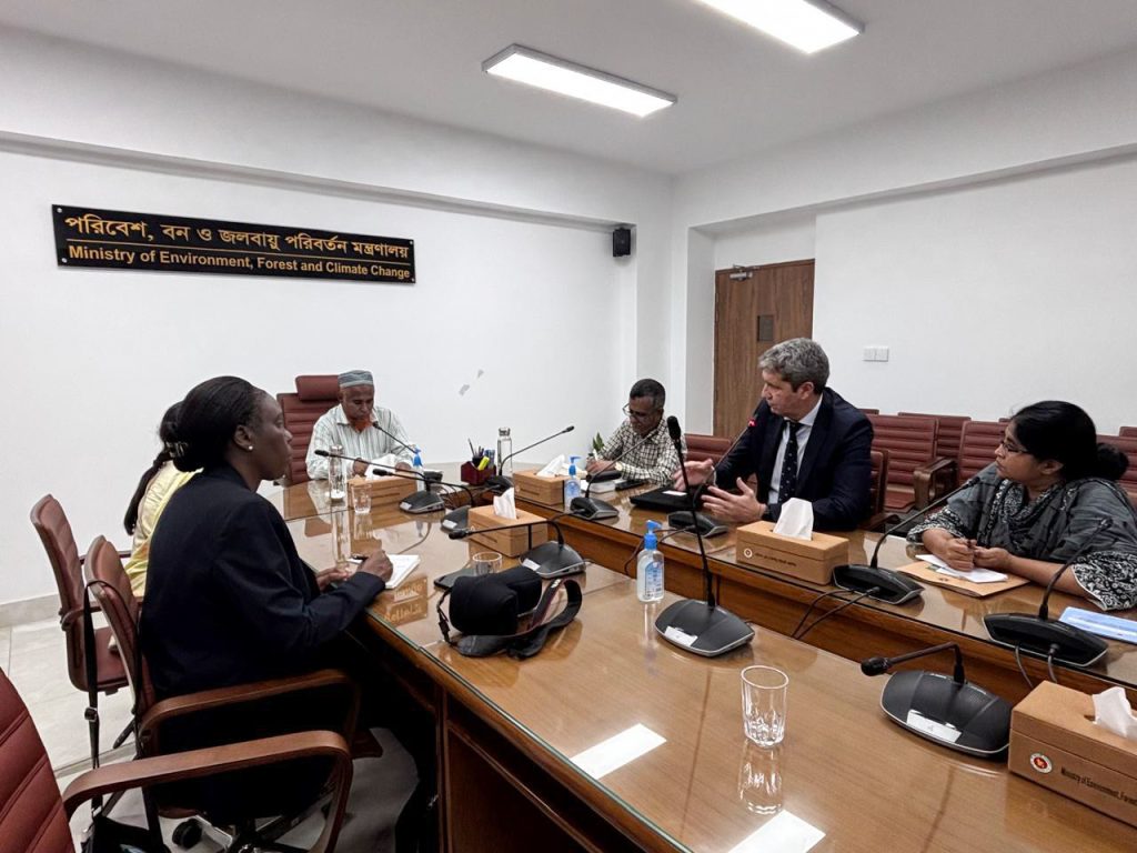 SENSREC Bangladesh meets Mr. Md Khayrul Hasan, Additional Secretary in the Bangladesh Ministry of Environment, Forest and  Climate Change and Ms. Sabrina Rahman, Senior Assistant Secretary in Dhaka, 27 Oct 2025